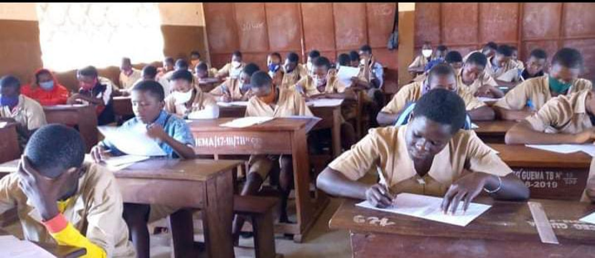 BORGOU/DÉROULEMENT DE LA 2E SÉRIE DE DEVOIRS DU 1ER SEMESTRE : Les apprenants des établissements publics en composition