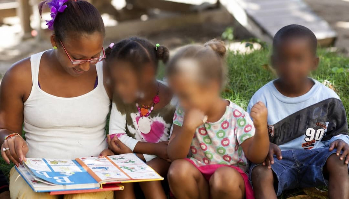 Parler à ses enfants dans sa langue: un héritage qui meurt dans le silence des foyers