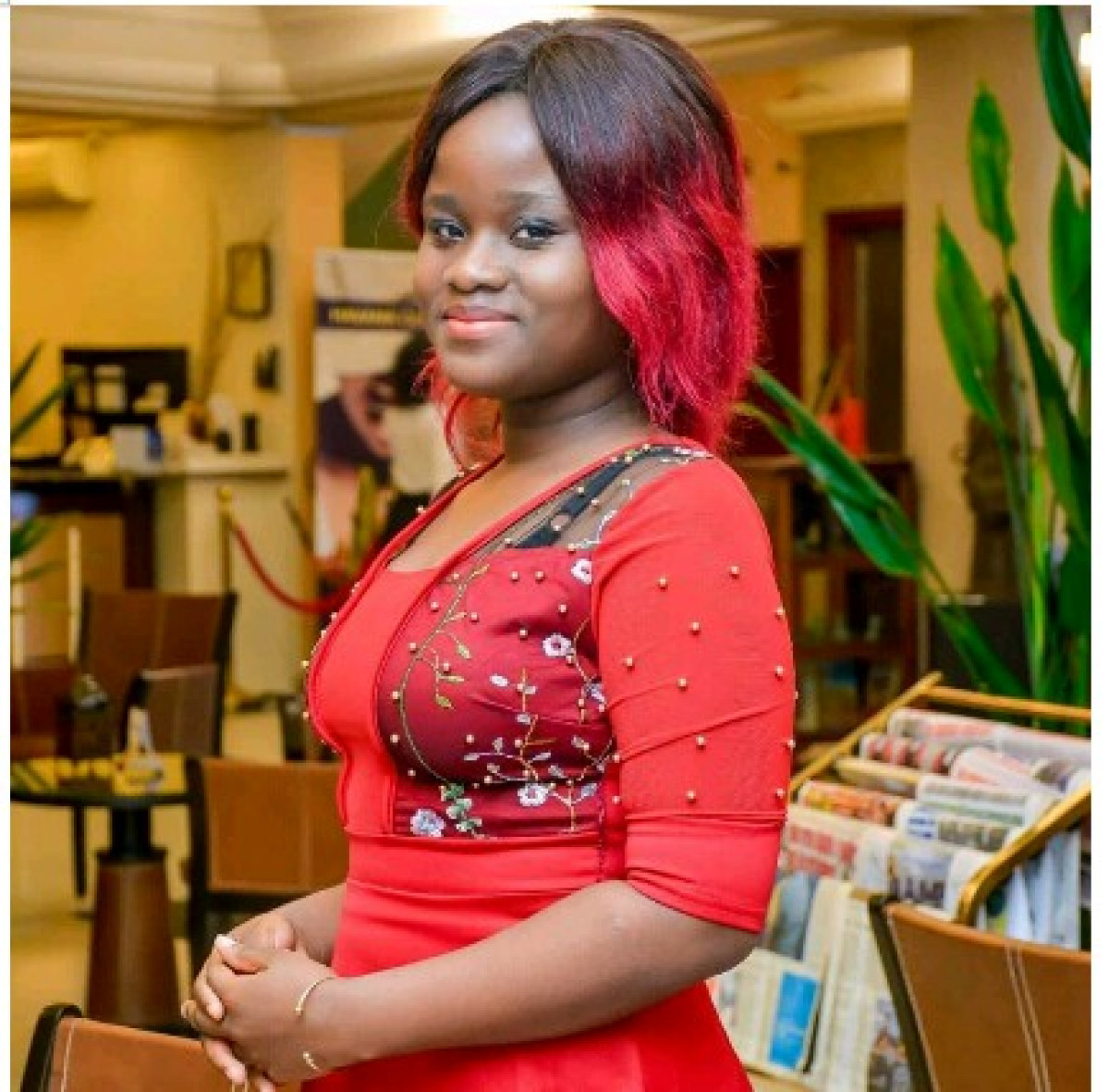 MÉLISSA DELALIE HOUINSOU : Un nouvel as de la littérature à 17 ans