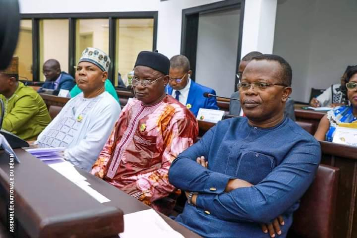 ASSEMBLÉE NATIONALE DU BÉNIN : Les démocrates rejettent le 1er rapport d’activités de Vlavonou