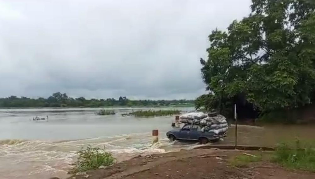 DRAME À TCHAOUROU : Les eaux du fleuve Okpara emportent un jeune . Daabaaru a pourtant alerté les autorités