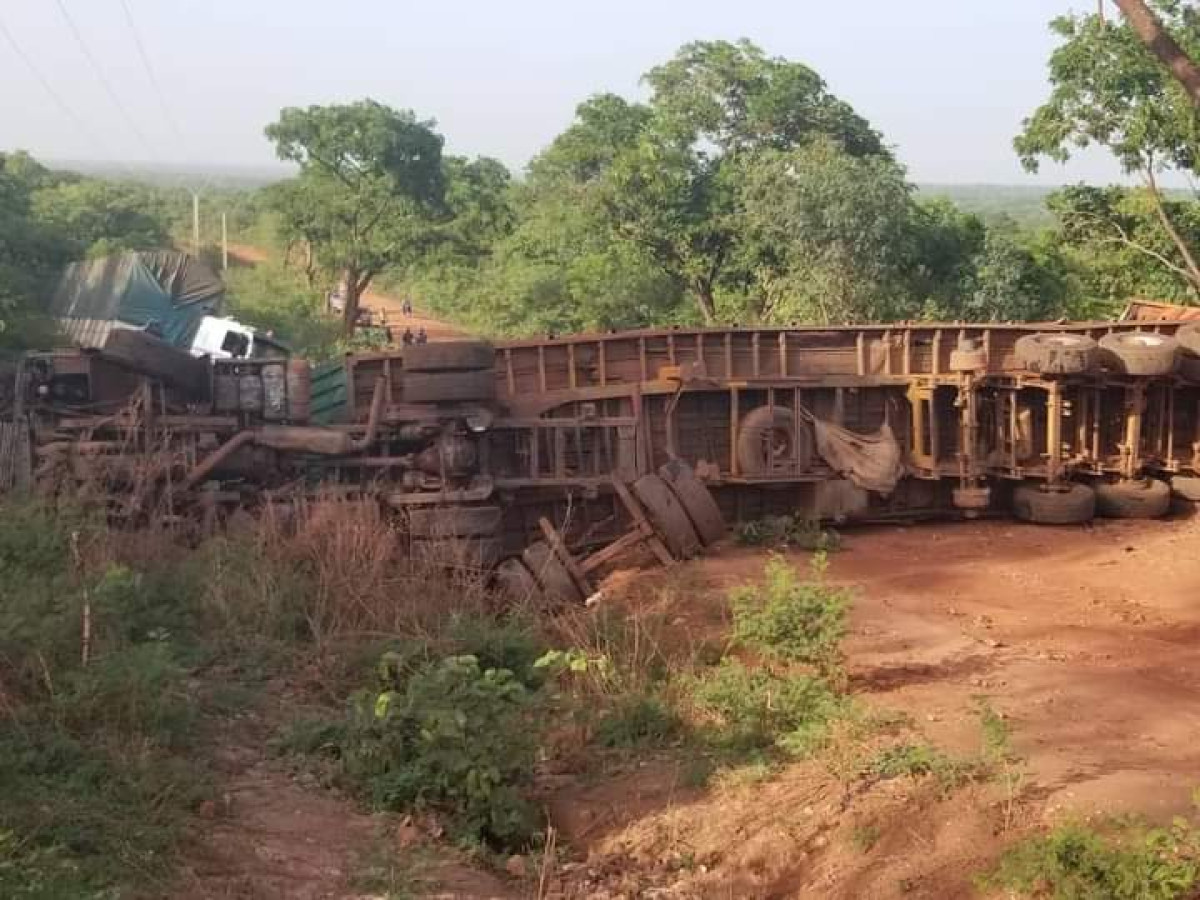 BLOCAGE DE L’AXE NATITINGOU-KOUANDE SUITE À UN ACCIDENT : Et si Talon allait au-delà des promesses pour soulager toute une région ?
