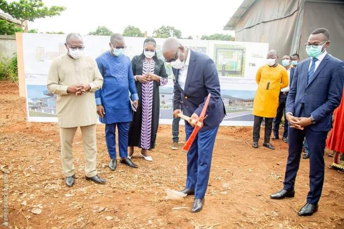 CONSTRUCTION DU LABORATOIRE NATIONAL DE CONTROLE DE QUALITE DES PRODUITS DE SANTE ET D’EAU AU BENIN : Les ministres Hounkpatin et Tonato ont lancé les travaux