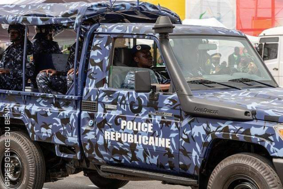 SÉCURITÉ A TCHAOUROU : Un présumé braqueur en tenue militaire arrêté