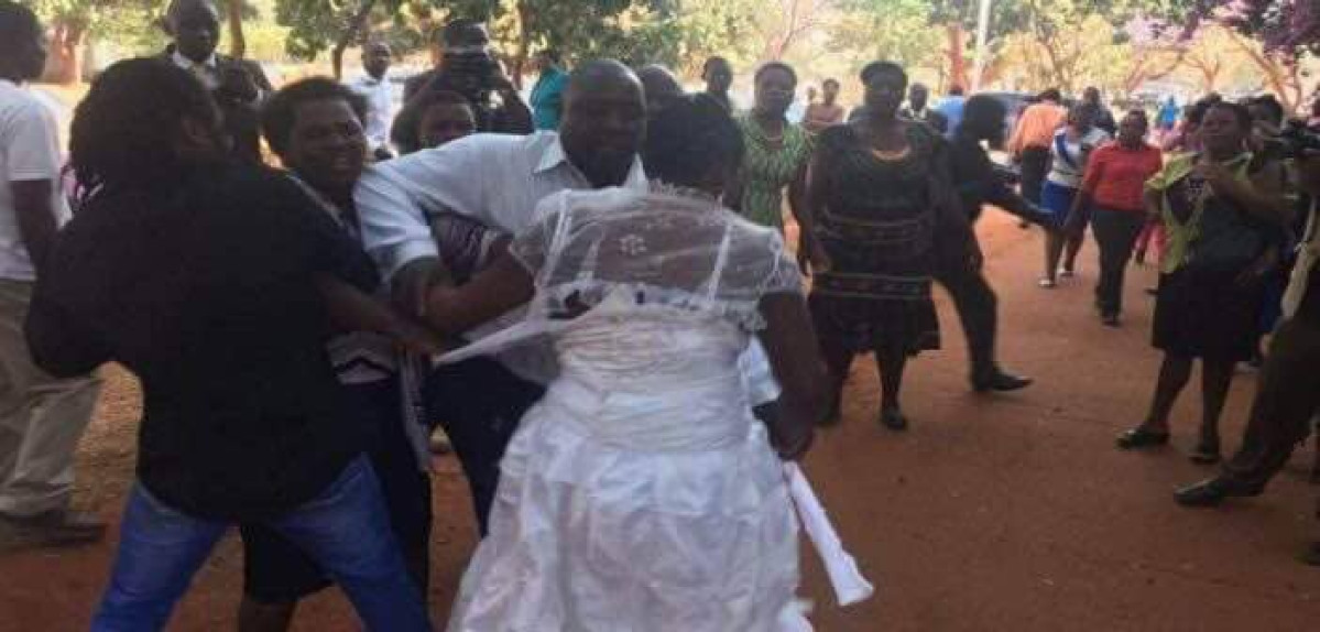 À CAUSE DE LA NOURRITURE : Elle giffle sa belle-mère lors de la réception de son mariage