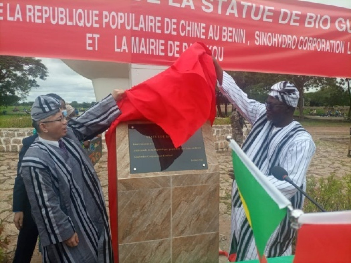 RÉHABILITÉE PAR L’AMBASSADE DE CHINE : La mairie réceptionne la statue de Bio Guerra