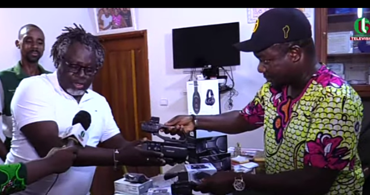 GROUPE DE PRESSE BENINOIS LIBERE : La Fondation Gandaho fait don d’équipements audiovisuels