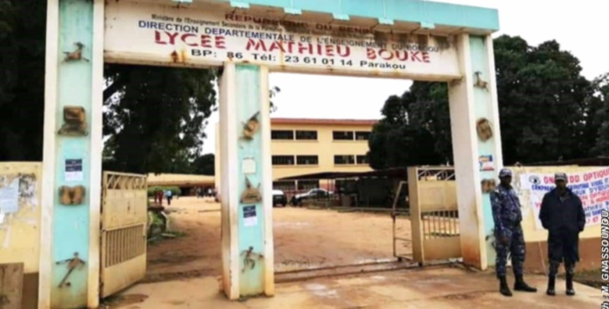 VÉTUSTÉ DES INSTALLATIONS ÉLECTRIQUES AU LYCÉE MATHIEU BOUKÉ DE PARAKOU : La proviseure Honorine Oloukoï appelle les bonnes volontés au secours
