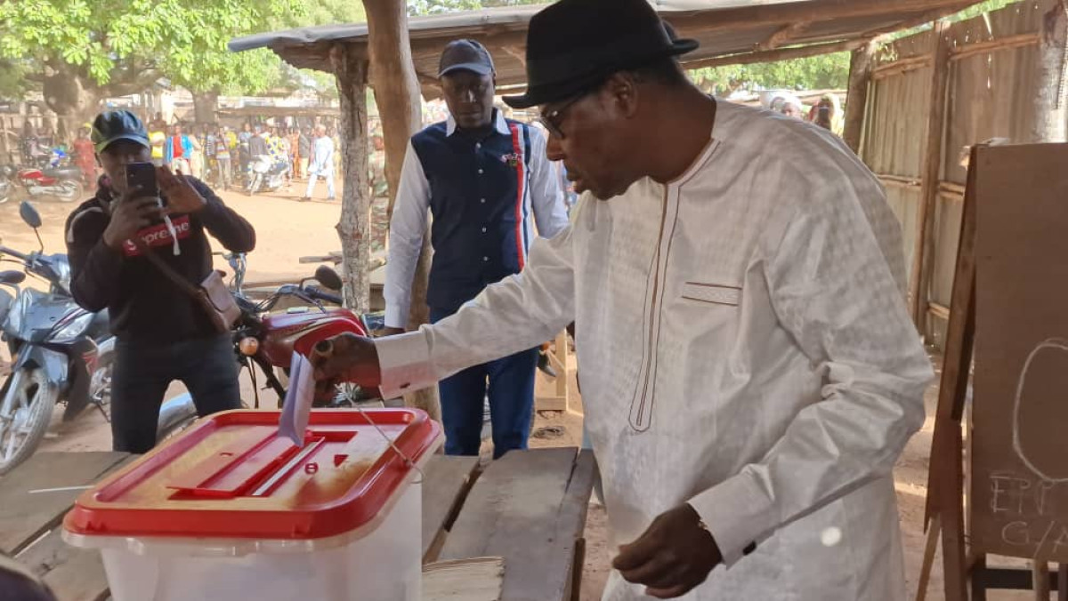 PARAKOU : L’ancien Président Boni Yayi a voté . Voici son adresse après l’accomplissement de son devoir civique