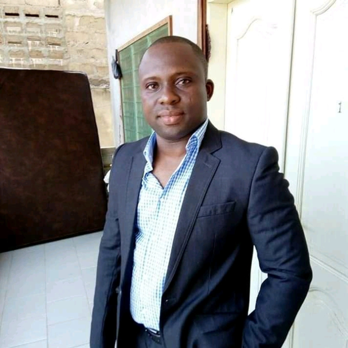 COMMENT GARDER LA FORME EN CETTE PERIODE DE PANDEMIE DE COVID-19 : 9 secrets du préparateur physique Rodrigue Auguste Yébè