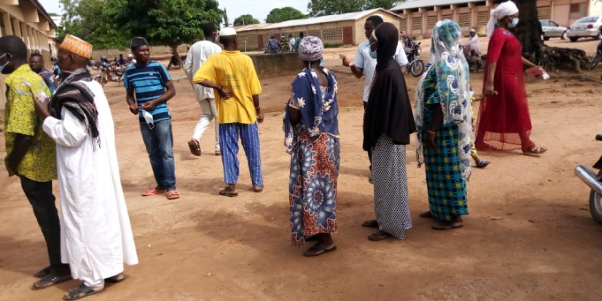 ELECTIONS ET CORONAVIRUS AU BENIN : Les gestes barrières allègrement violés par endroit