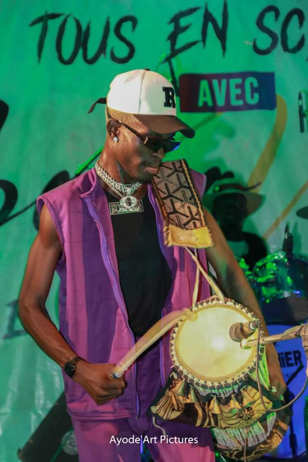 GÉANT CONCERT LIVE À PARAKOU : Bobo Wê a conquis le cœur des populations