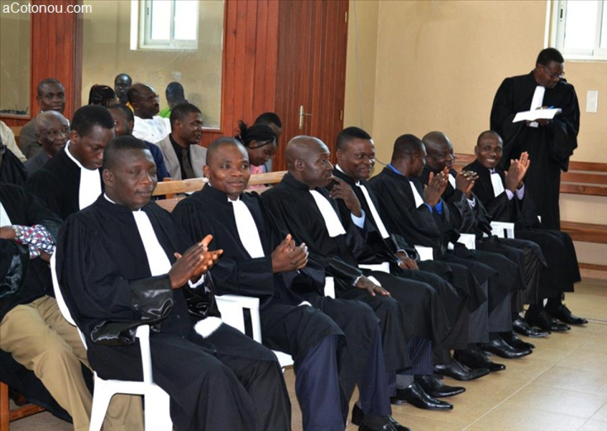 BENIN/CONTRE L’ARRESTATION ET LA GARDE A VUE DE LEUR CONFRERE : Les avocats en grève dès ce jour