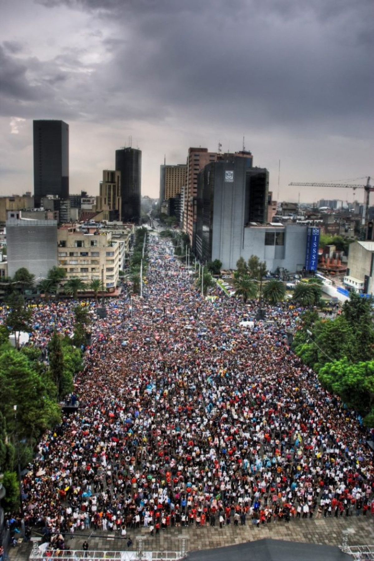 DÉSORMAIS 8 MILLIARDS D’HABITANTS DANS LE MONDE : La célèbre phrase biblique “multipliez-vous“ en plein accomplissement