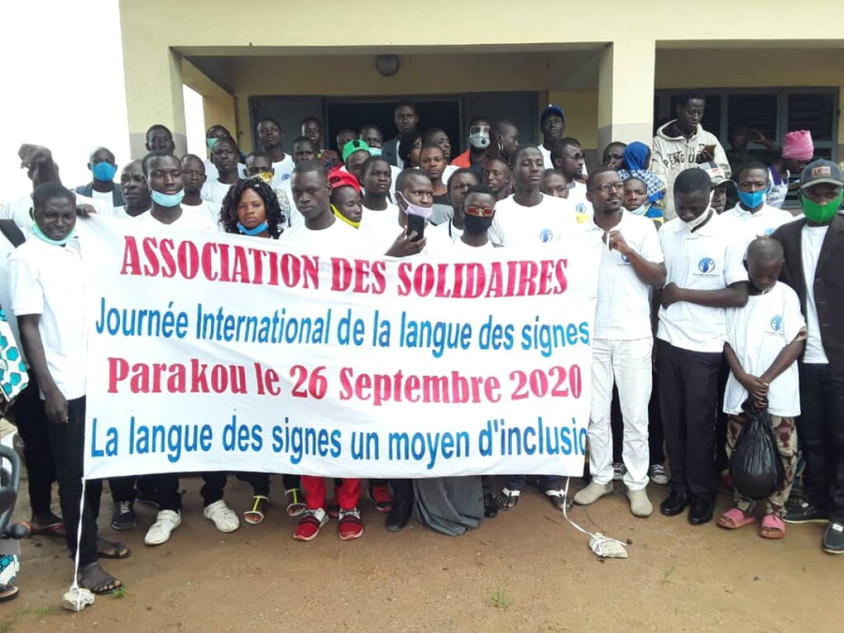 JOURNÉE INTERNATIONALE DE LA LANGUE DES SIGNES À PARAKOU : L’Association des Solidaires préoccupée par l’inclusion des handicapés auditifs
