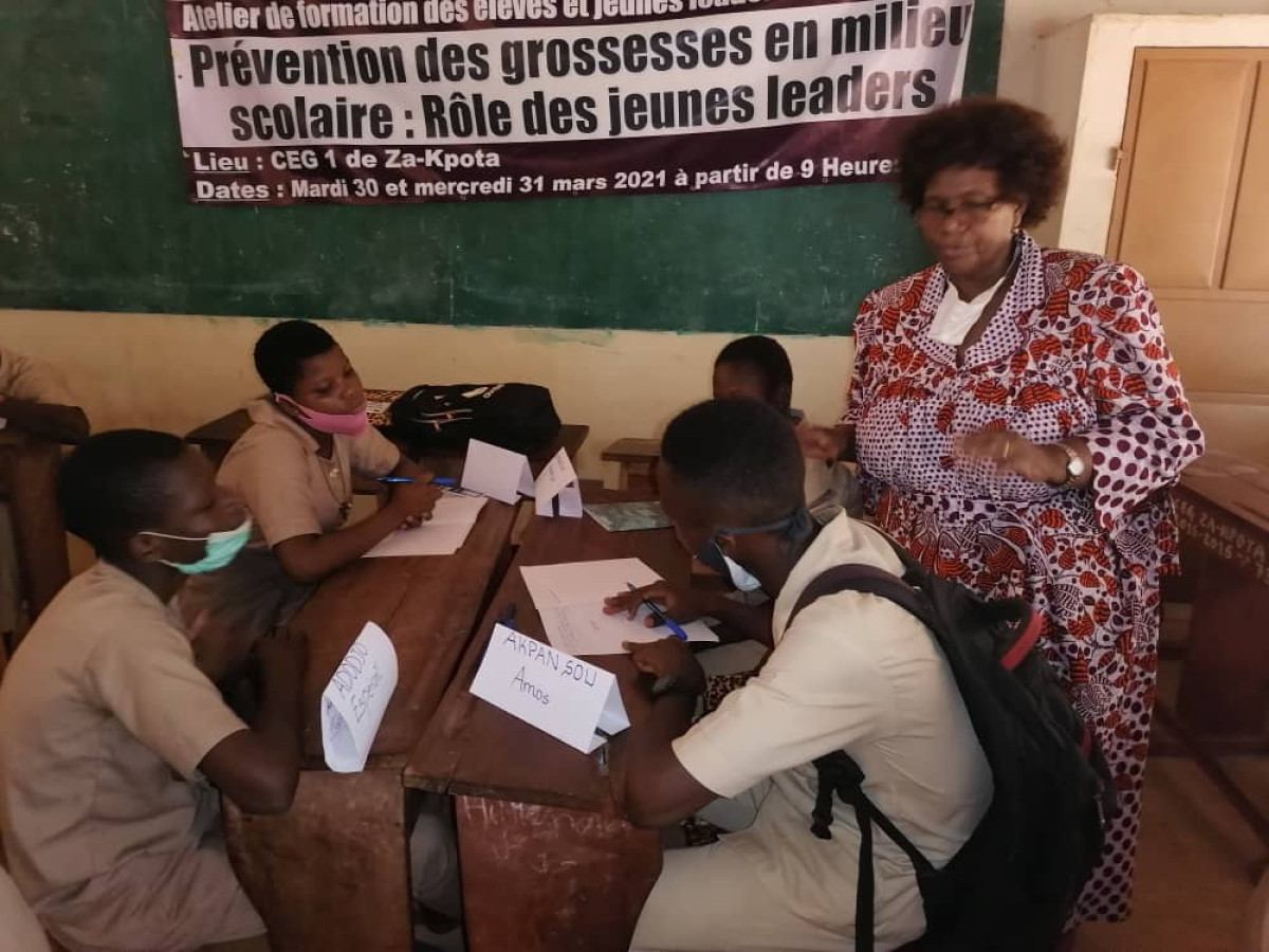 LUTTE CONTRE LES GROSSESSES PRECOCES ET NON DESIREES EN MILIEU SCOLAIRE : La Fondation Regard d’Amour forme des élèves jeunes leaders du Zou