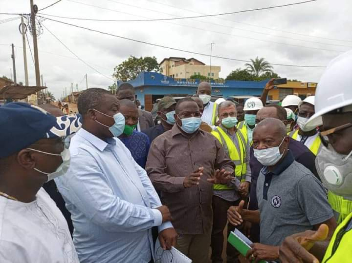EN VISITE SUR LA ROUTE LOKOSSA -DEVE-APLAHOUE -FRONTIÈRE DU TOGO EN CHANTIER : Le ministre Hehomey satisfait de l’évolution des travaux . 66% de taux d’exécution