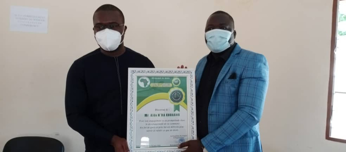 POUR SON DYNAMISME ET LA BONNE GOUVERNANCE DONT IL FAIT MONTRE A LA TÊTE DE LA COMMUNE DE BOUKOMBE, Le maire Aldo N’Dah Kouagou nominé pour le prix Général Matthieu Kérékou
