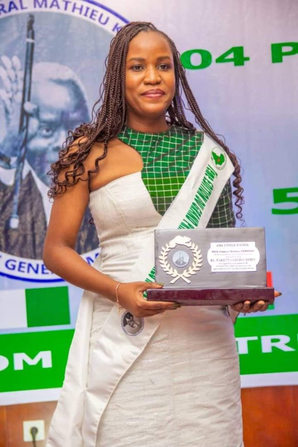 PRIX GÉNÉRAL MATHIEU KÉRÉKOU DE L’ONG ÉTOILE D’AFRIK : Dr Marietta Gonroudobou distinguée jeune leader acteur de développement