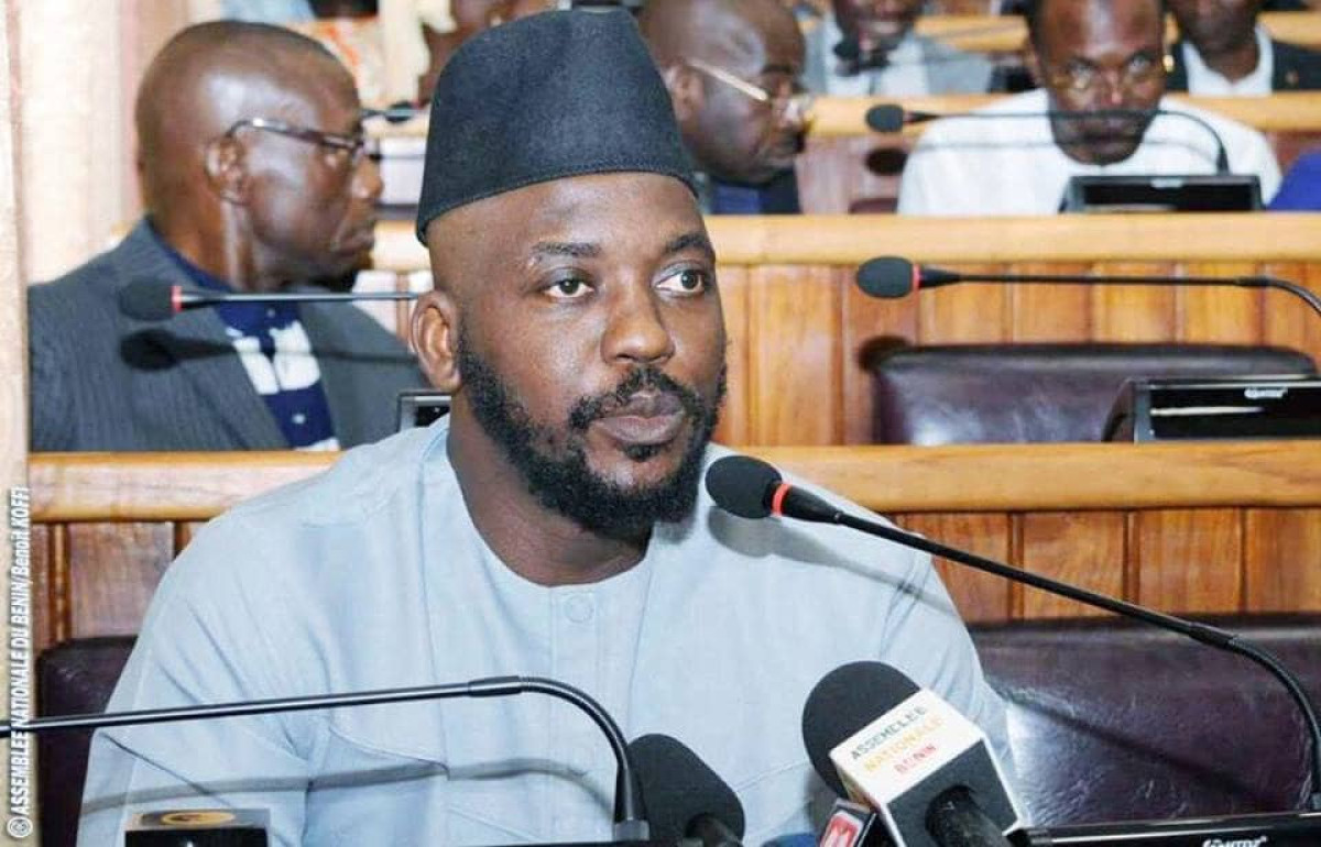 DECLARATION DU SECRETAIRE GENERAL DE RESTAURER L’ESPOIR SUR FRISSON FM : Guy Mitokpè, la légende d’une sagesse en pleine éclosion. « Je n’étais pas député il y avait de cela trois ou quatre ans, je vivais quand même… », a déclaré le jeune député