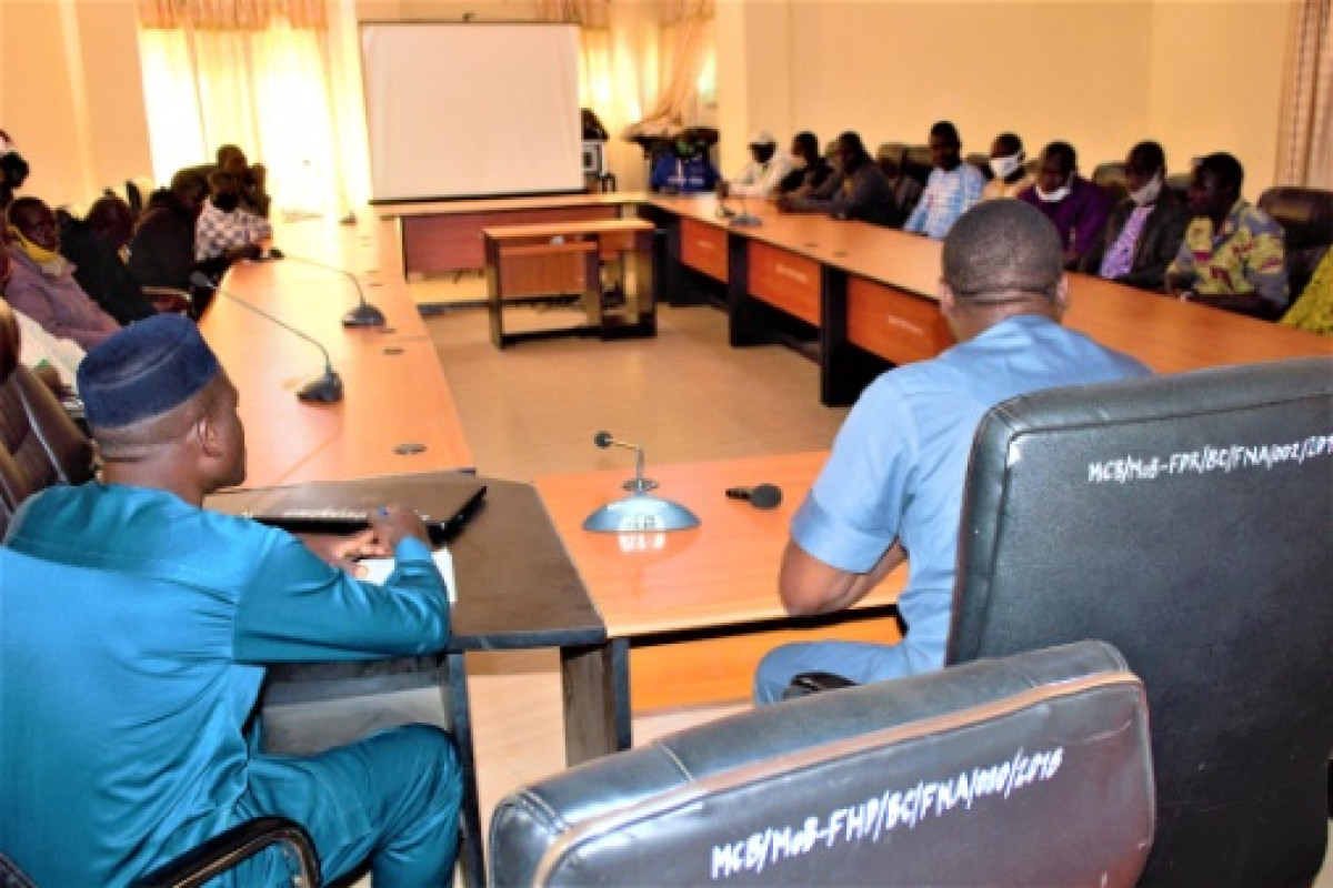 SÉANCE D&rsquo;ÉCHANGES AVEC LES CLUBS LOCAUX DE BANIKOARA : Sarako Tamou s&rsquo;engage pour le développement du football