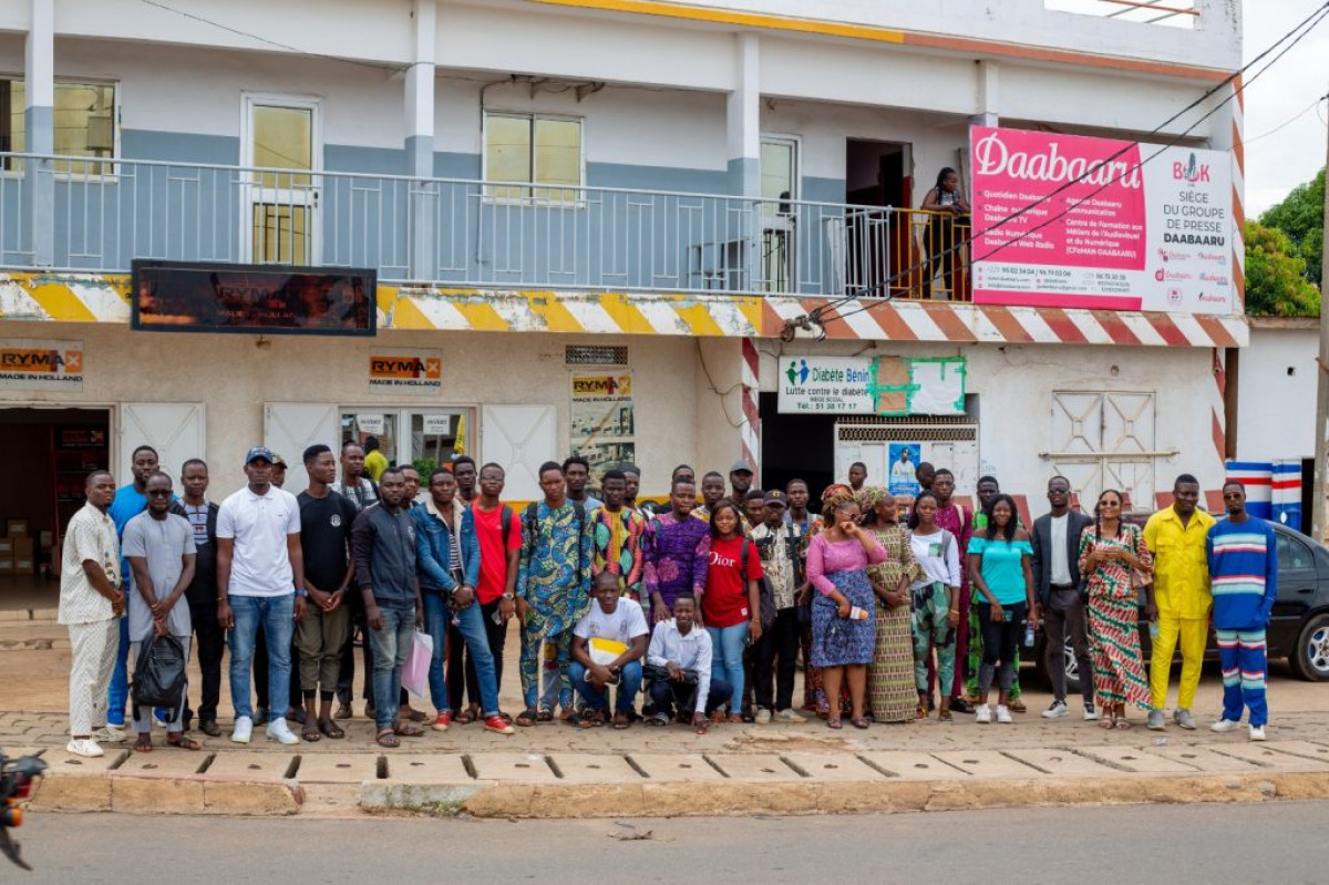 PARAKOU/TECHNIQUES DE PRISE D&rsquo;IMAGES PROFESSIONNELLES : 9G Photography outille Journalistes, Blogueurs et Particuliers  . Pari gagné pour le promoteur Wahabou Issifou
