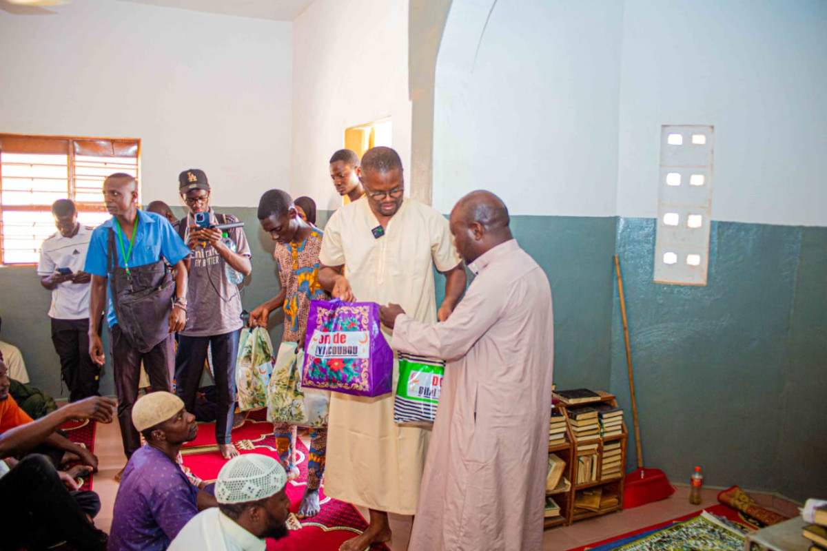 Ramadan/Distribution de plus de 1000 kits alimentaires à Parakou, Pèrèrè, N'Dali et Tchaourou: Bilal Yacoubou, la marque des jeunes qui feront "le Bénin de nos rêves"