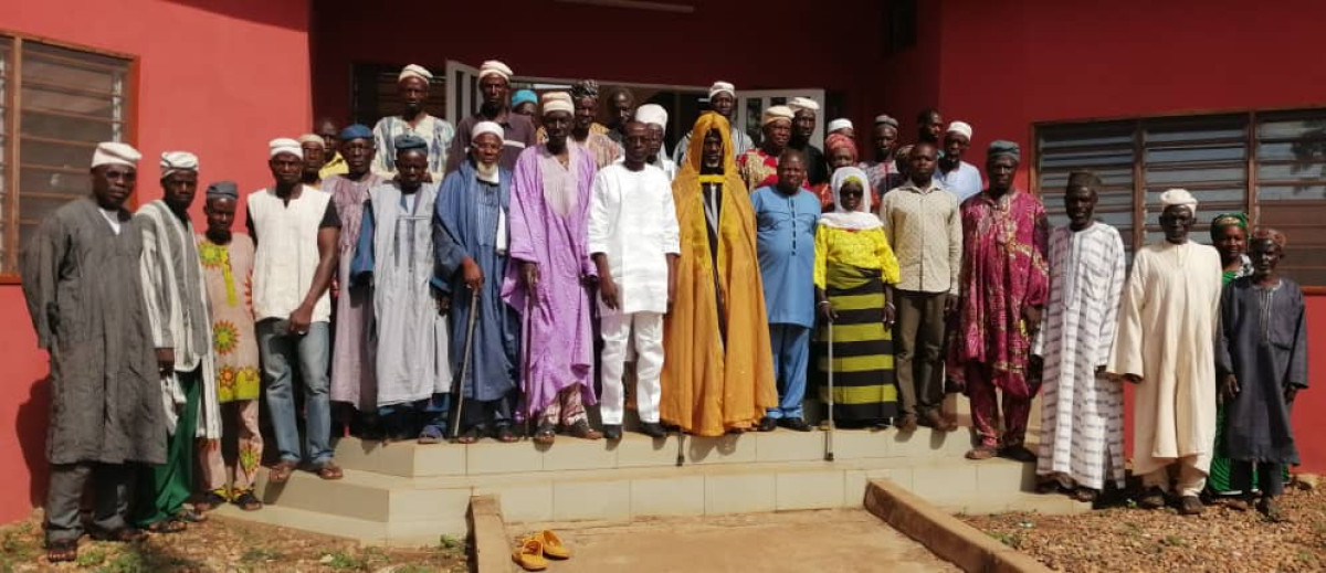 BITUMAGE DE LA ROUTE DJOUGOU-PEHUNCO-KEROU-BANIKOARA : Le roi Touko Sari II chez le maire Koto Orou Maré