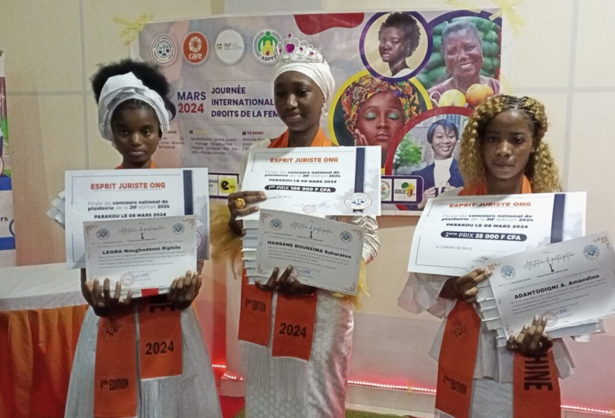 CONCOURS NATIONAL DE PLAIDOIRIE DE LA JIF 2024 À PARAKOU : Esprit Juriste Ong distingue les meilleures candidates . Saharatou Hassane Boureïma sacrée Miss défense des droits de femmes