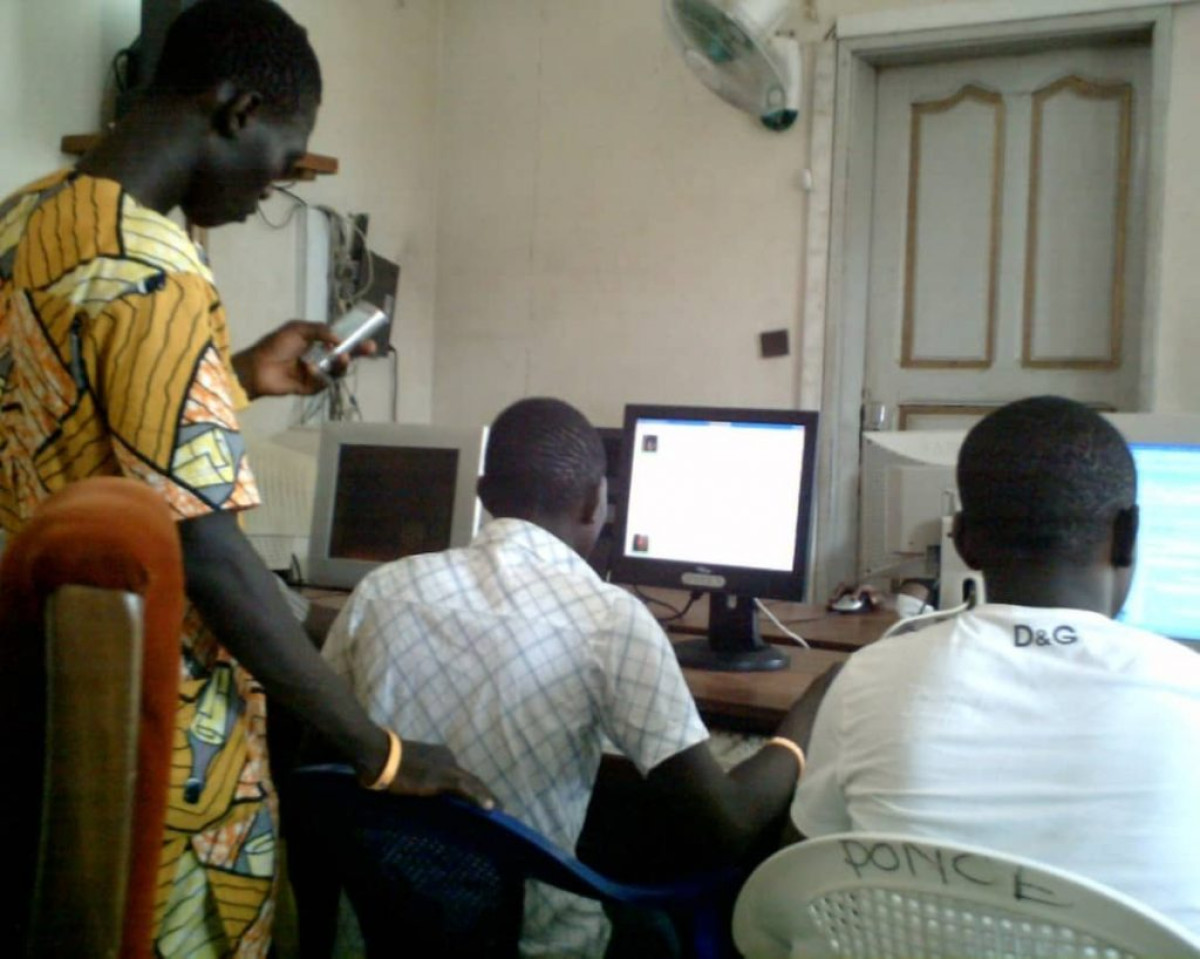 DÉVELOPPEMENT DU NUMÉRIQUE : Que deviennent les cybercafés à l’ère des Smartphones ?