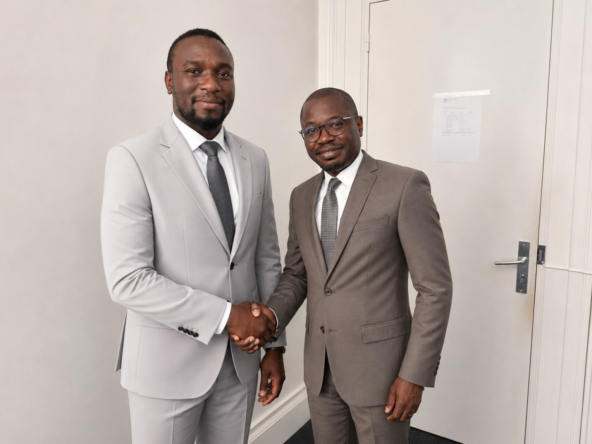 En France pour la mobilisation des partenariats au profit de Parakou: le Maire Zul-Kifly Zakarie échange avec l'Ambassadeur, Représentant Permanent Adjoint Angelo Dan