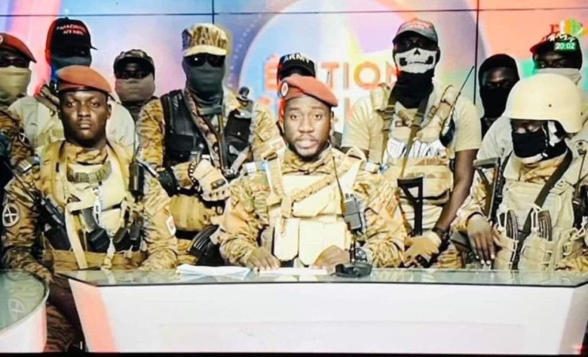 COUP D’ÉTAT AU BURKINA-FASO : Paul-Henri Damiba chassé du pouvoir . Ibrahim Traoré, nouvel homme fort