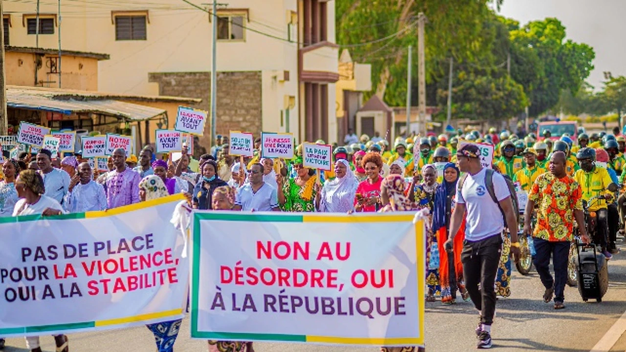 8e ce/Marche contre la tentative du coup d'état du 7 décembre: autorités et citoyens disent oui à la préservation des acquis démocratiques