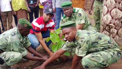 35E JOURNÉE NATIONALE DE L’ARBRE DANS LE BORGOU: Le préfet Djibril Mama Cissé en main verte à Nikki