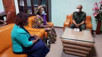 AUDIENCE AU CABINET DU PREFET DU BORGOU : La présidente de l&rsquo;Ufec/ Abc Zénabou Sangaré chez Djibril Mama Cissé