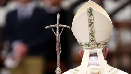 BÉNÉDICTIONS DES COUPLES  »HOMOSEXUELS » : Ce que propose le vatican suite aux mécontentements des prêtres