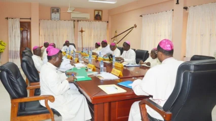 BÉNIN : Les évêques contre les bénédictions des couples homosexuels