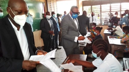 BEPC A COTONOU : Le préfet Alain Orounla a lancé les épreuves au Ceg Dantokpa