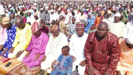 CÉLÉBRATION DE L&rsquo;AÏD-EL-FITR À PÉHUNCO : Le maire Orou Maré a prié pour la sécurité au Bénin