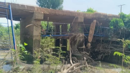 Dégradation avancée de l'axe Sinendé-Guèssou Bani à la hauteur du pont de Niyori :Alerte ! Une partie de Sinendé sur le point d'être coupée