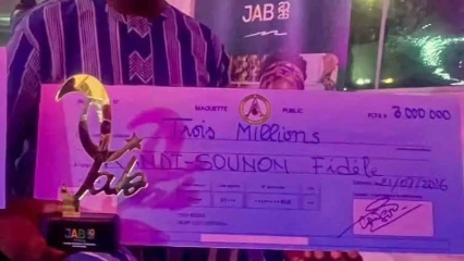 Distinction dans le cadre de la journée de l'artisanat béninois 2026: Fidèle Jacques Kandissounon, PDG de Yari Art, décroche le premier prix