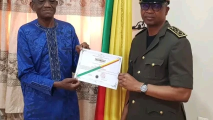 Distinction des membres du cabinet et des chefs services de la préfecture de Parakou: le préfet Djibril Mama Cissé célèbre l’excellence administrative
