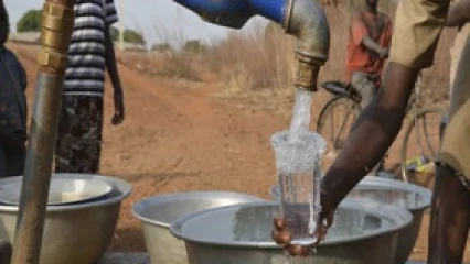 DISTRIBUTION D&rsquo;EAU POTABLE EN MILIEU RURAL AU BÉNIN : Le gouvernement approuve des contrats de partenariat public-privé