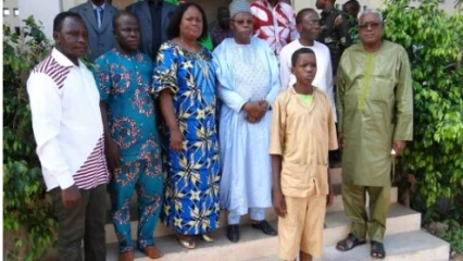 ÉDUCATION A BEMBEREKE  : Mifoutaou et ses hôtes promeuvent l&rsquo;excellence du petit Issa Ibrahim