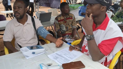 Festival international des chevaux dum dweebu à parakou :L'Association "Bénin Maasobu" donne le top de la 2e édition par une opération de don de sang. Une série d'activité inscrite au programme La ville de Parakou vit, depuis ce vendredi 08 mai 2026, au r