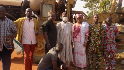 LANCEMENT DES TRAVAUX D’OUVERTURE DE VOIES DANS LES NOUVEAUX QUARTIERS DE KANDI : Zinatou Osséini toujours à l&rsquo;écoute de ses administrés