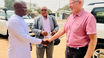 MÉDIAS AU BÉNIN : Robert Kerr de l&rsquo;ambassade des États-Unis découvre Daabaaru