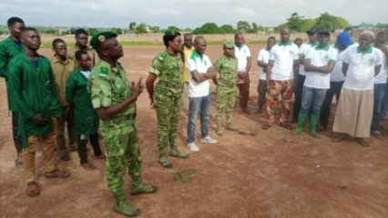 MISE EN TERRE DES PLANTS POUR LA LUTTE CONTRE LA DÉSERTIFICATION À PARAKOU : L&rsquo;Antb section Borgou fait le geste qui sauve
