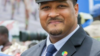 MYTHES SUR LA RÉSERVATION D&rsquo;UN VOL PAS CHER : Le pilote Habib Aboukhedoud démystifie