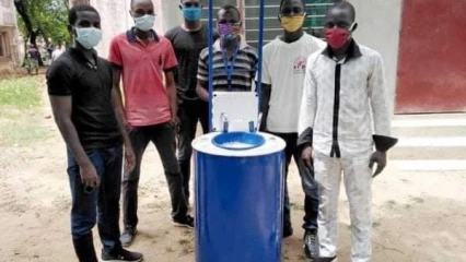 INVENTION D’UN DISPOSITIF AUTOMATIQUE DE LAVAGE DES MAINS : Des étudiants de la Fast de l&rsquo;Uac innovent   . Une initiative qui mérite l’accompagnement du gouvernement